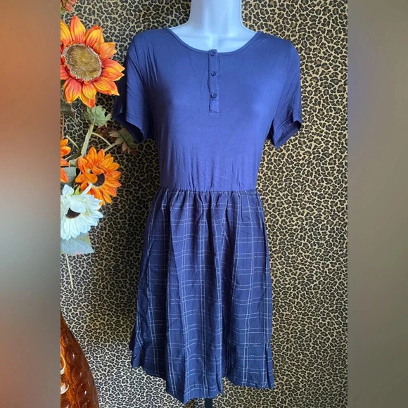 🌴3/$30🌴DOE & RAE Blue Navy Rayon 3 Button Pullover Plaid Dress NWT | LARGE - Picture 1 of 11